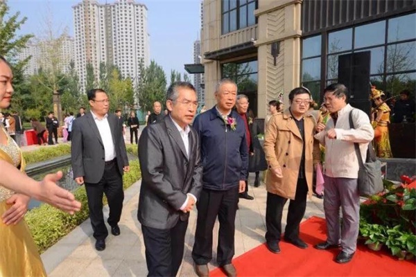 嘉宾入场.jpg