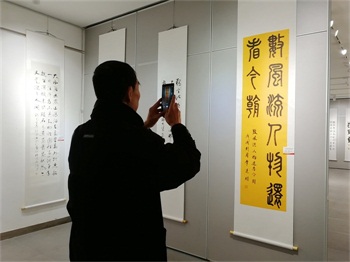 9 参观展览 (11).jpg